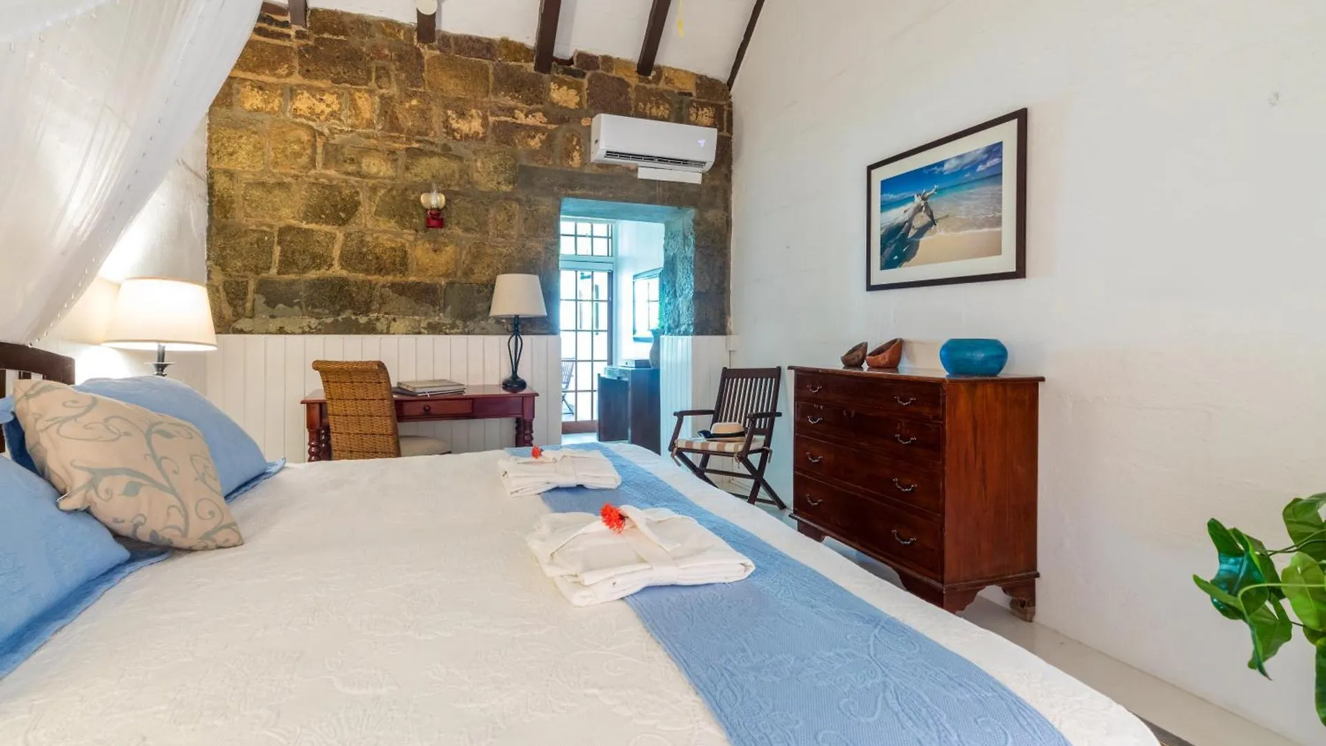 Admiral'S Inn And Gunpowder Suites English Harbour Hotel