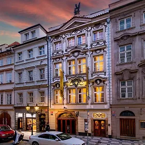 https://residence-u-cerneho-orla.praguehotelsweb.com